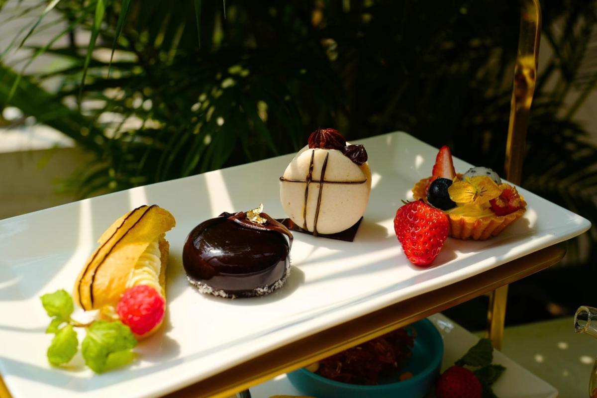 T-ritz Saigon & Khách sạn hẻo lánh